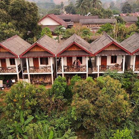 Sunset Bungalows & Gh Muang Ngoi Eksteriør billede
