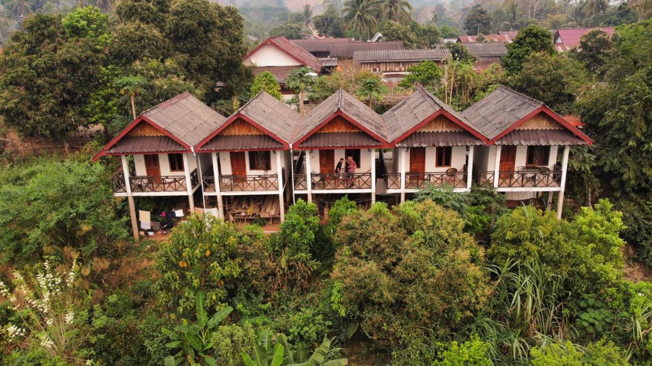 Sunset Bungalows & Gh Muang Ngoi Eksteriør billede