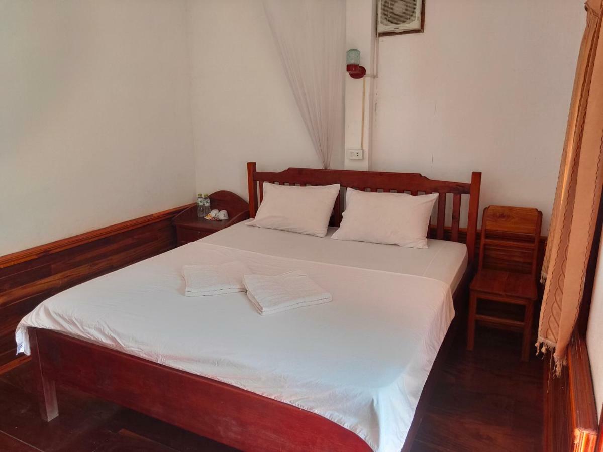 Sunset Bungalows & Gh Muang Ngoi Eksteriør billede