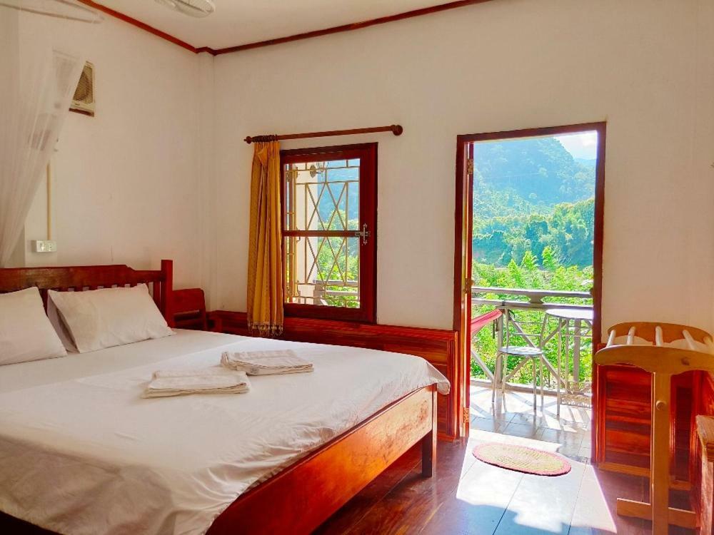Sunset Bungalows & Gh Muang Ngoi Eksteriør billede